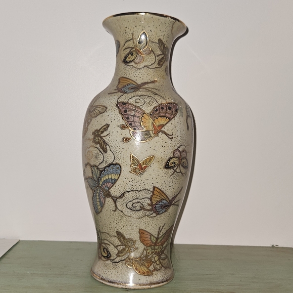 Vintage Other - Vintage Gold tone trim pointillism dot painted vase approx 1' high